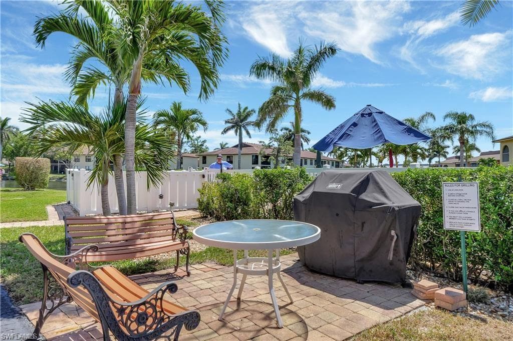 360 Charlemagne BLVD # D105, NAPLES FL 34112-2