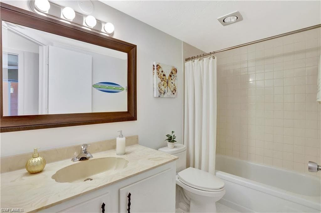 360 Charlemagne BLVD # D105, NAPLES FL 34112-17