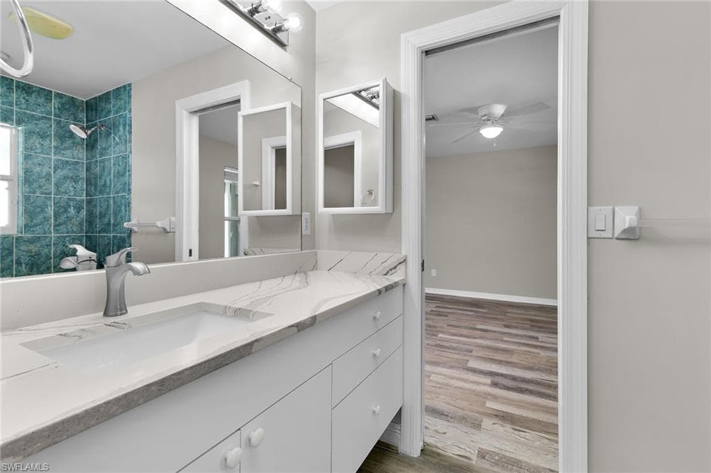 4975 Mederia LN, ESTERO FL 33928-39