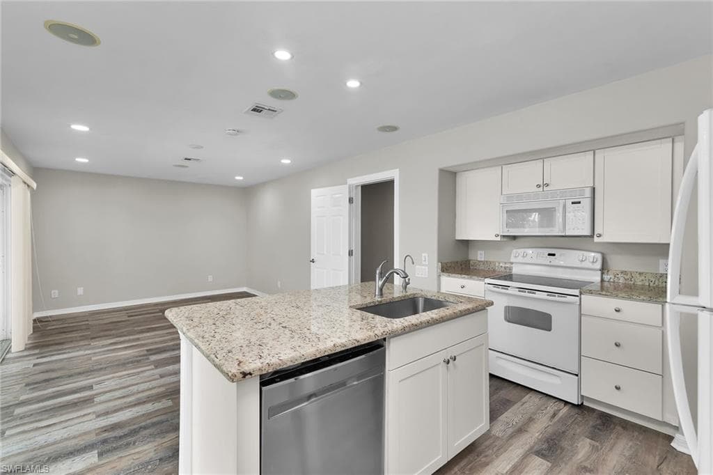 4975 Mederia LN, ESTERO FL 33928-34