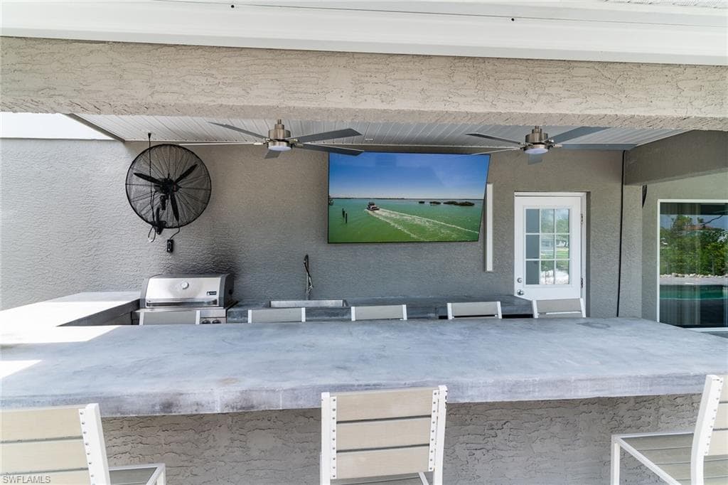 4975 Mederia LN, ESTERO FL 33928-20