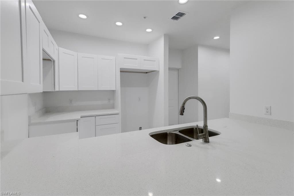 1802 Samantha Gayle WAY # 102, CAPE CORAL FL 33914-9