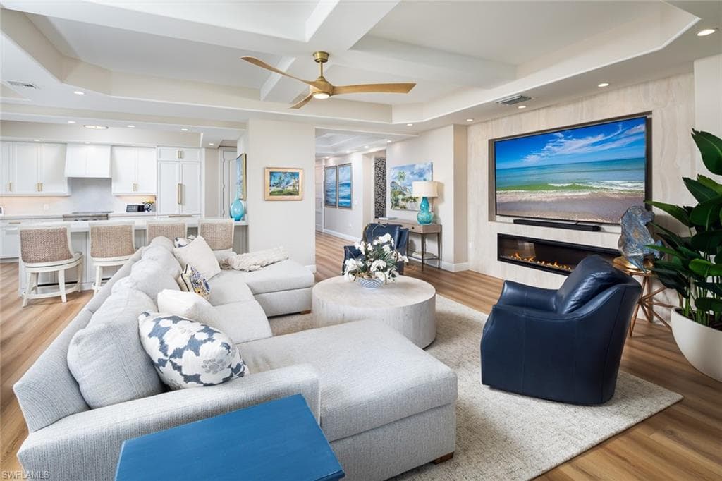 575 Avellino Isles CIR # 102, NAPLES FL 34119-4