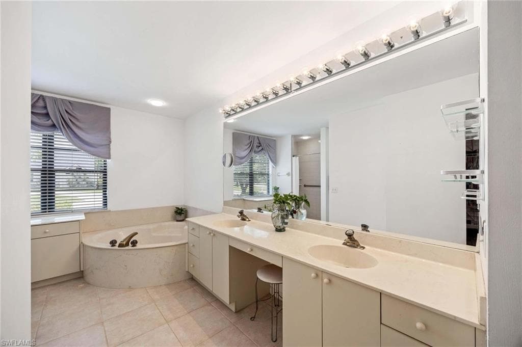 116 Sharwood DR, NAPLES FL 34110-22