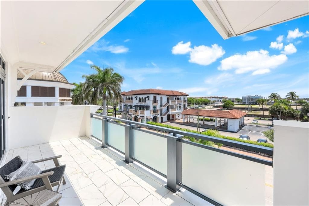 875 6th AVE S # 303, NAPLES FL 34102-26