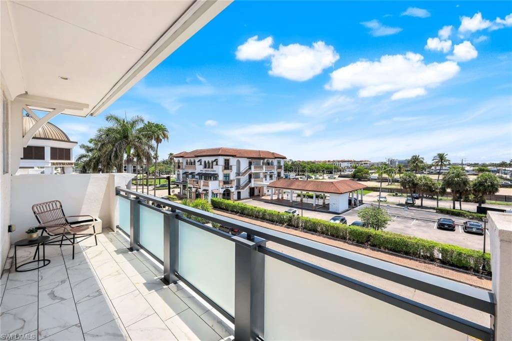 875 6th AVE S # 303, NAPLES FL 34102-25