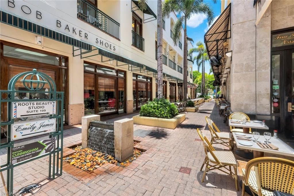 875 6th AVE S # 303, NAPLES FL 34102-39