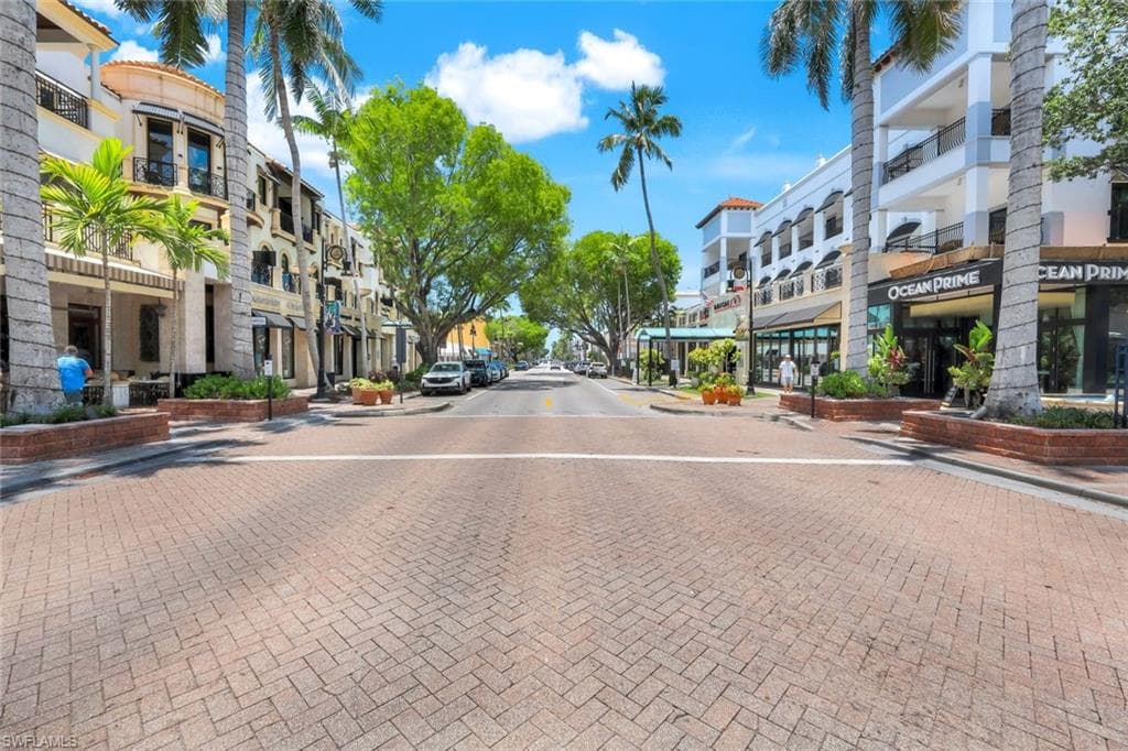 875 6th AVE S # 303, NAPLES FL 34102-38