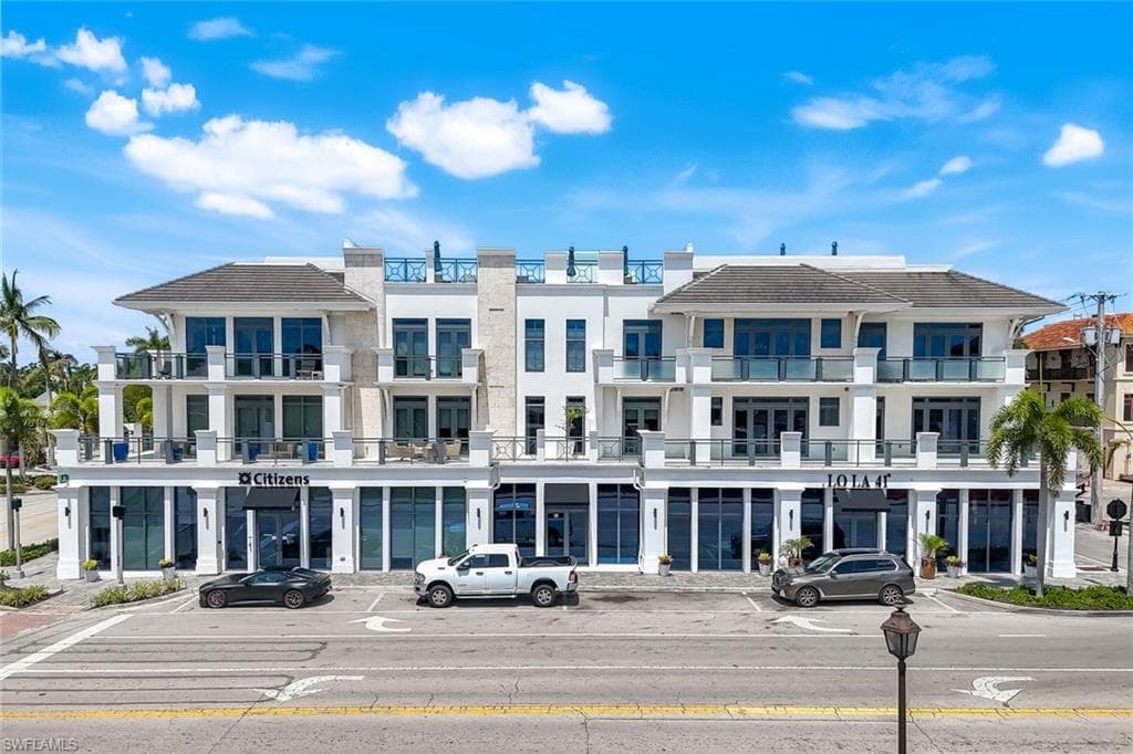 875 6th AVE S # 303, NAPLES FL 34102-3