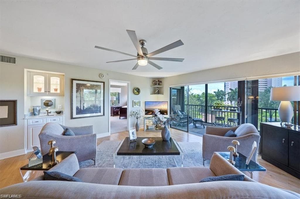 6080 Pelican Bay BLVD # 401, NAPLES FL 34108-5