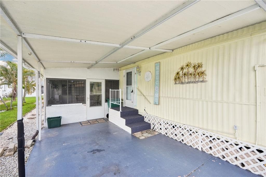 104 Willow LN # 30, NAPLES FL 34114-4