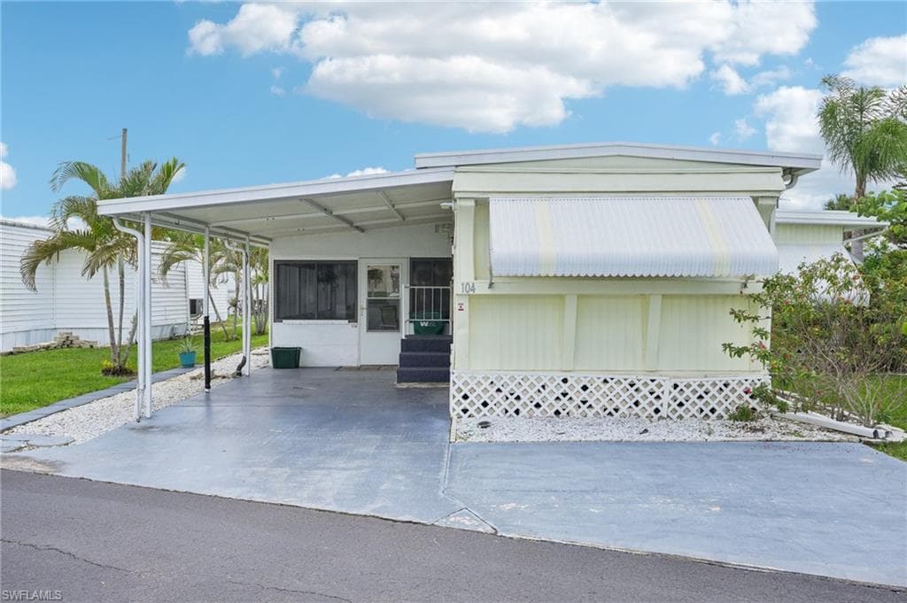 104 Willow LN # 30, NAPLES FL 34114-3