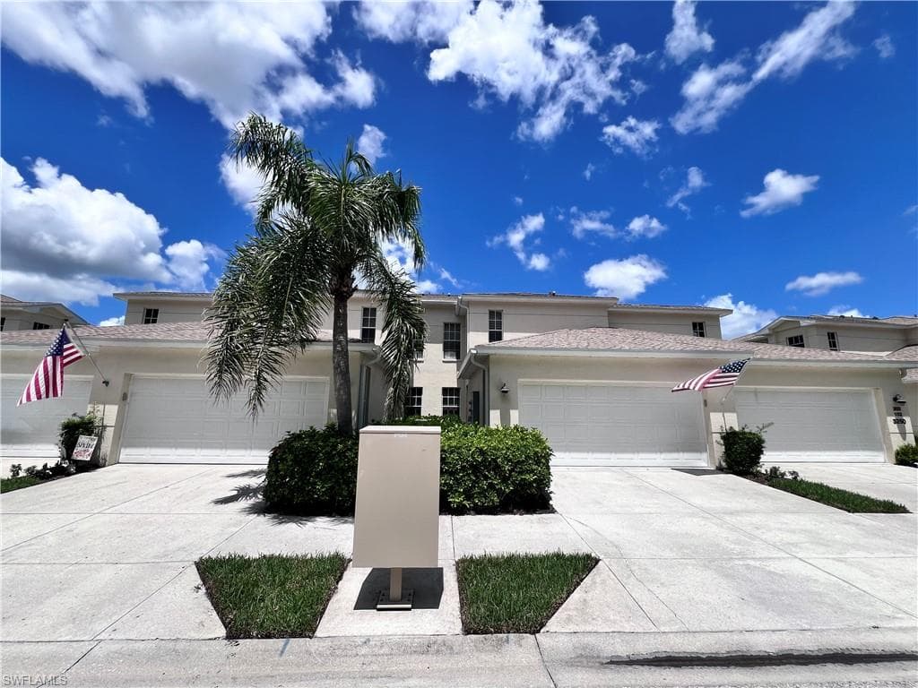 3250 W Crown Pointe BLVD # 101, NAPLES FL 34112-1