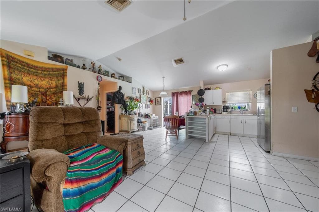 718 Fargo DR, FORT MYERS FL 33913-8