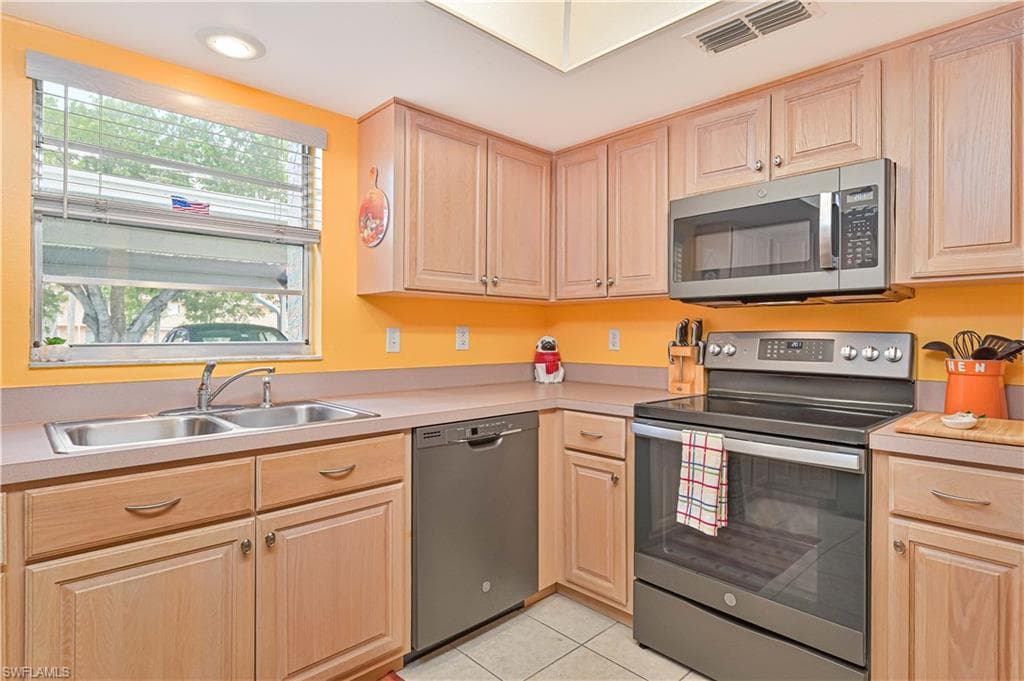 4217 SE 19th AVE # 110, CAPE CORAL FL 33904-15