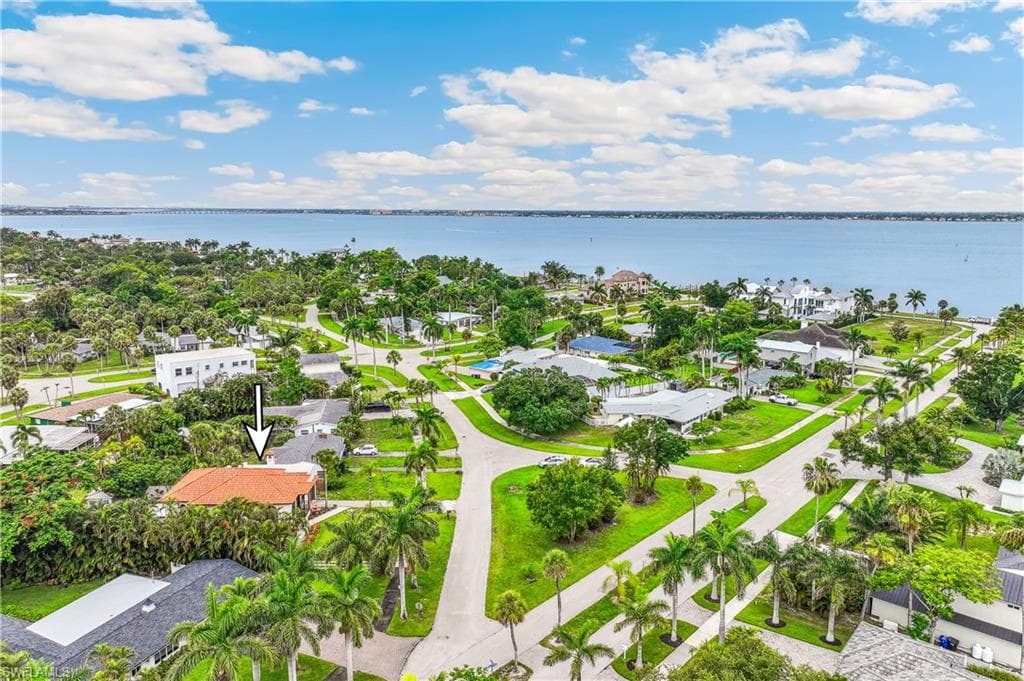 1358 Hopedale DR, FORT MYERS FL 33919-1