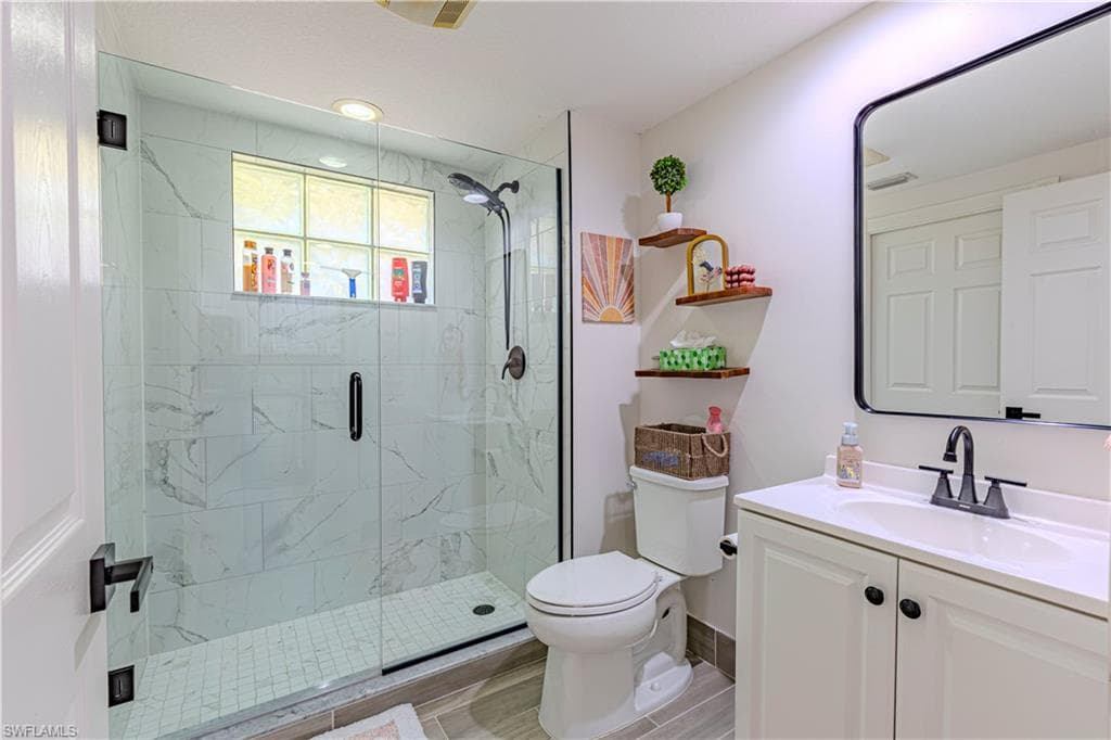 28572 Alessandria CIR SW, BONITA SPRINGS FL 34135-9