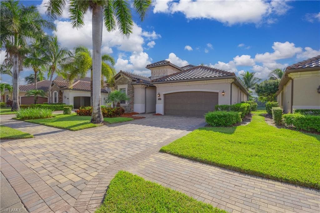 9254 Veneto PL, NAPLES FL 34113-1