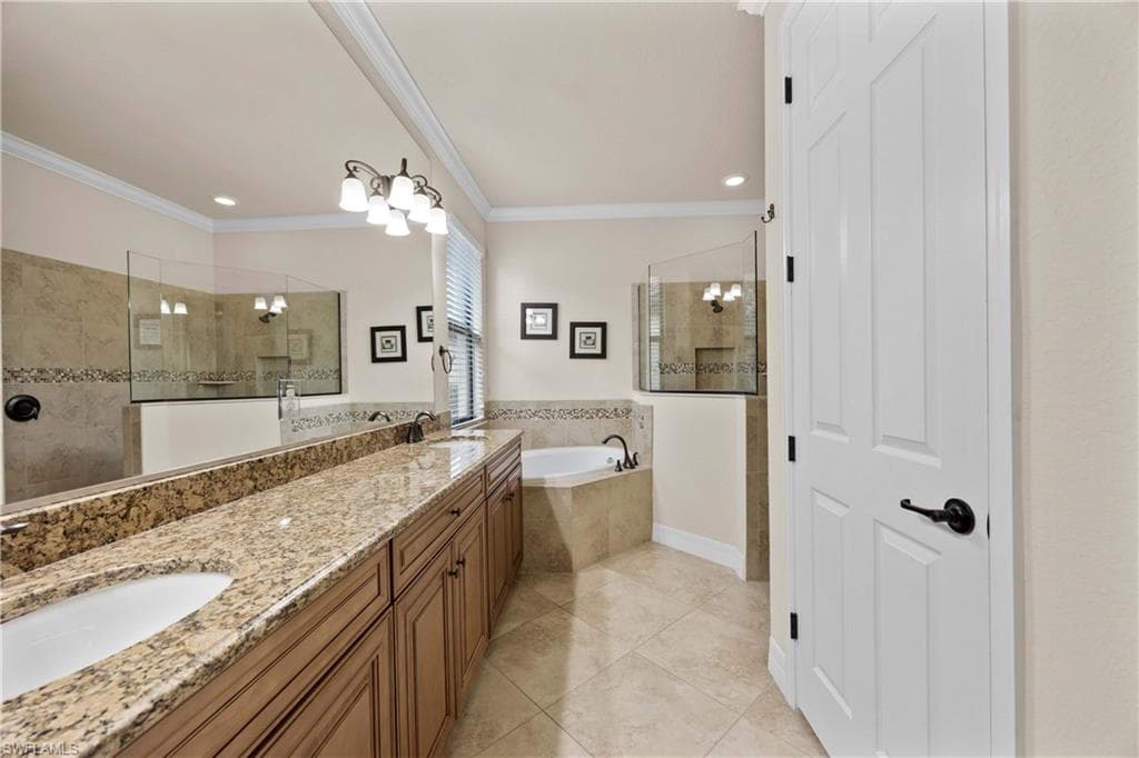 9254 Veneto PL, NAPLES FL 34113-11