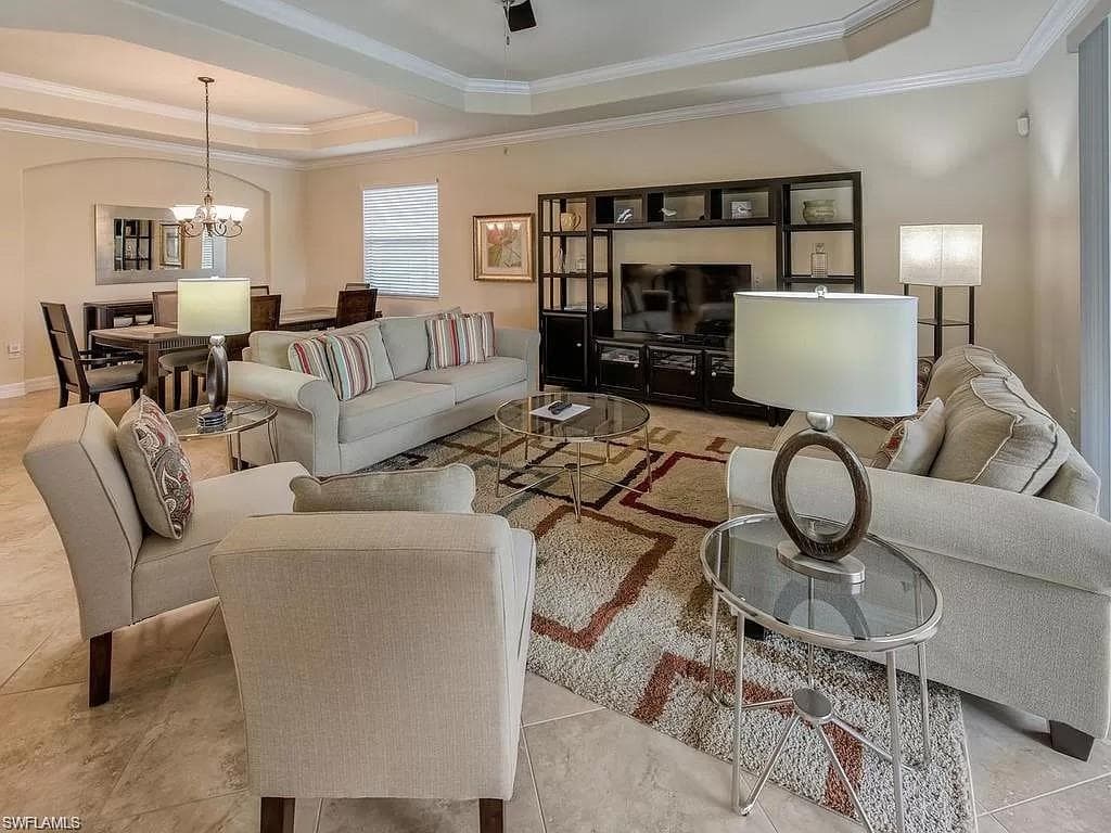 9254 Veneto PL, NAPLES FL 34113-9