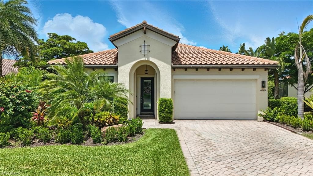 4649 Abaca CIR, NAPLES FL 34119-28