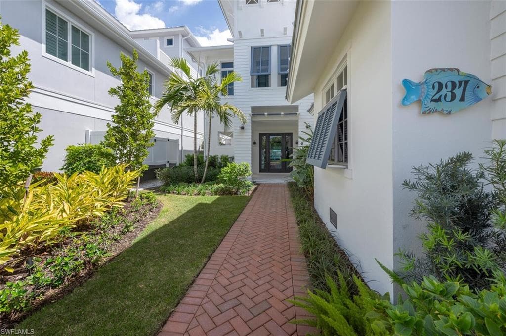 237 13th ST S, NAPLES FL 34102-1