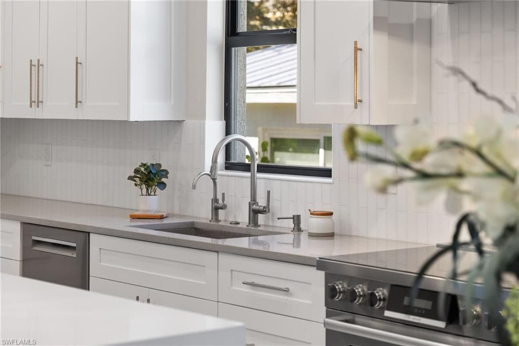 2721 Van Buren AVE, NAPLES FL 34112-11