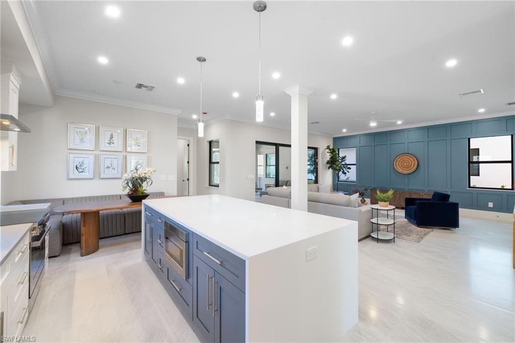 2721 Van Buren AVE, NAPLES FL 34112-9