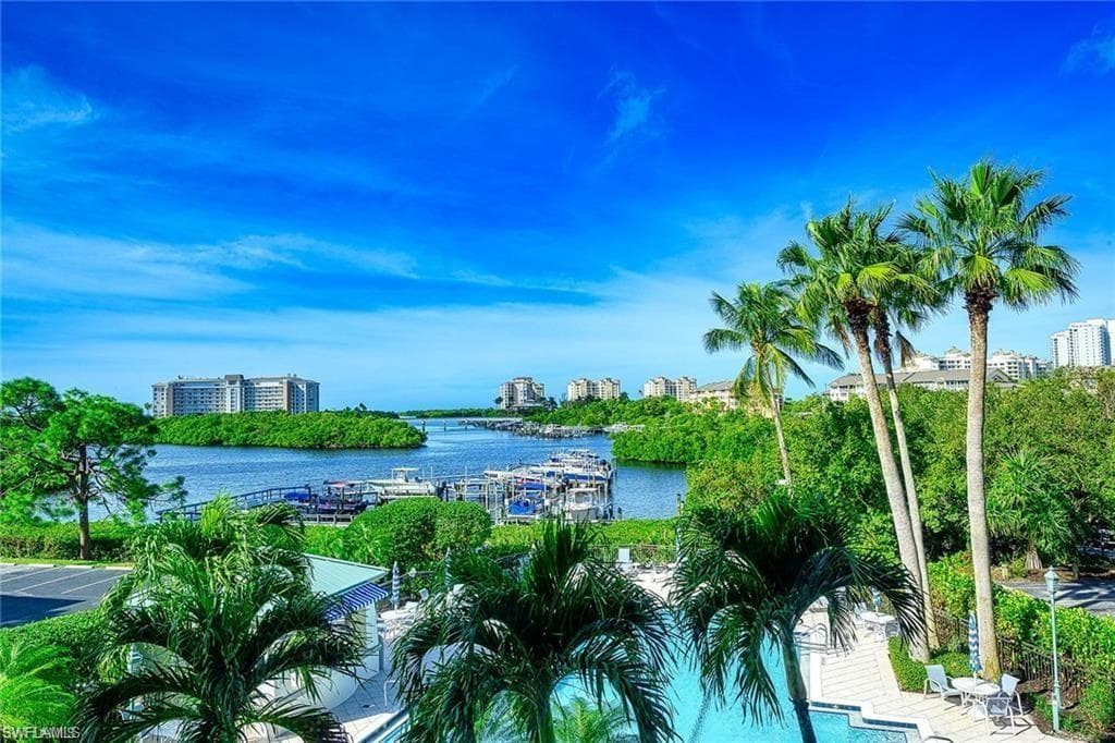 430 Cove Tower DR # 302, NAPLES FL 34110-27