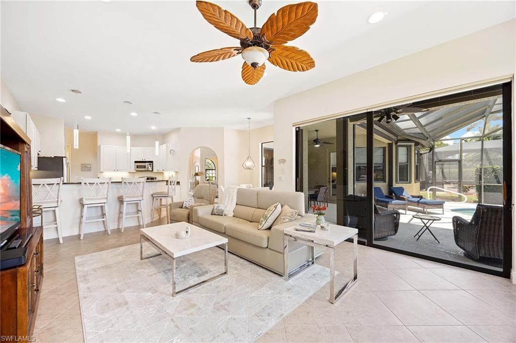 3820 Ruby WAY, NAPLES FL 34114-12