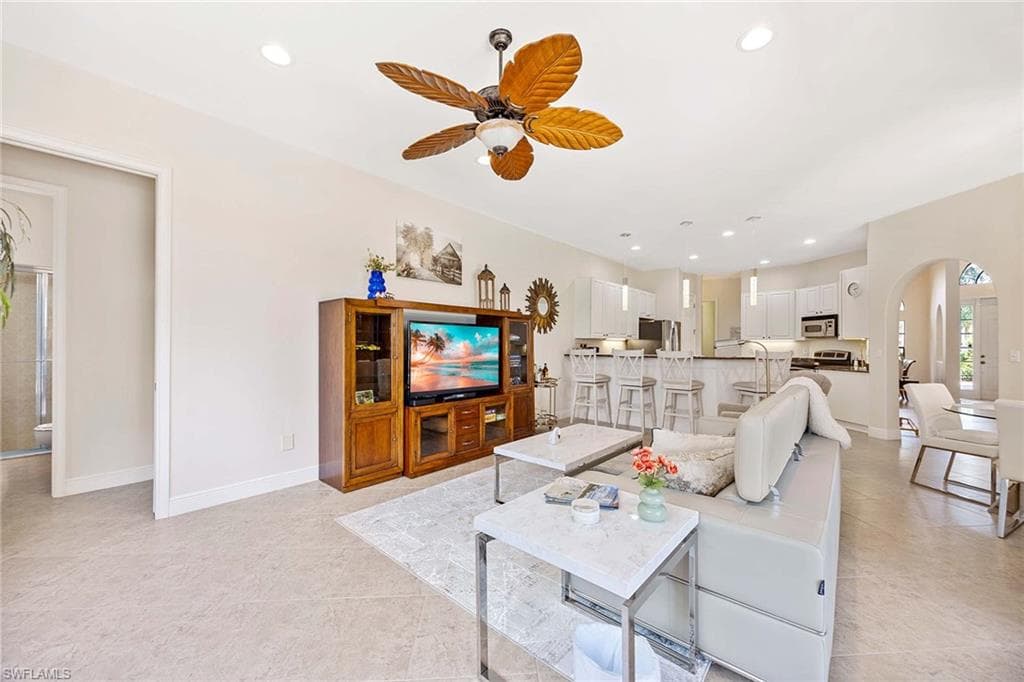 3820 Ruby WAY, NAPLES FL 34114-11