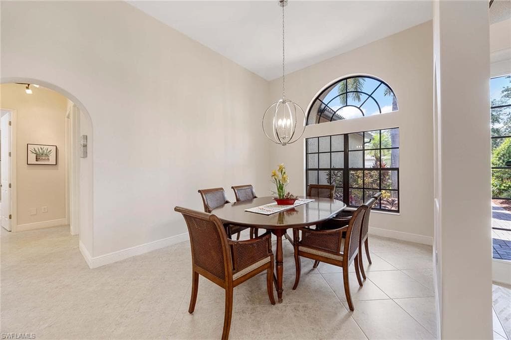 3820 Ruby WAY, NAPLES FL 34114-8