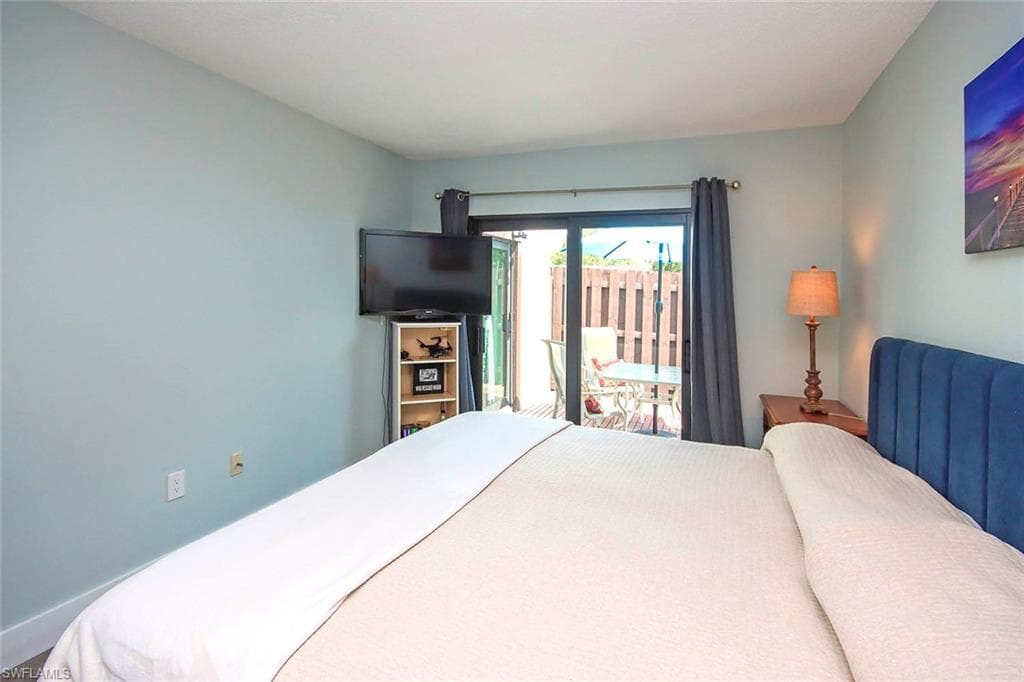 8849 Somerset BLVD, FORT MYERS FL 33919-15