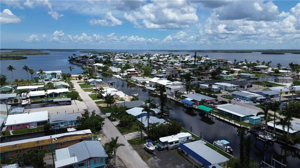2595 Pine ST, MATLACHA FL 33993-2