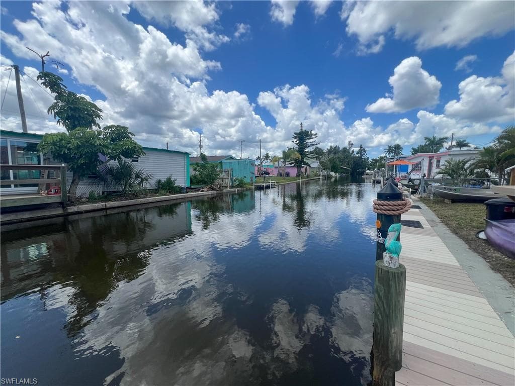 2595 Pine ST, MATLACHA FL 33993-19