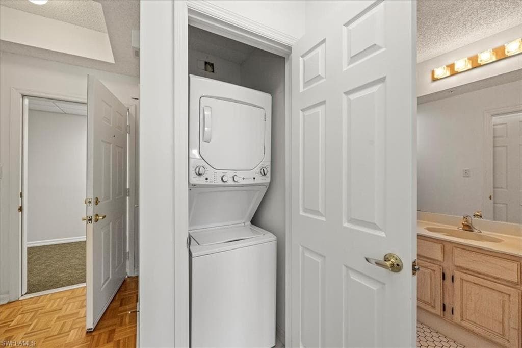 900 Arbor Lake DR # 307, NAPLES FL 34110-16