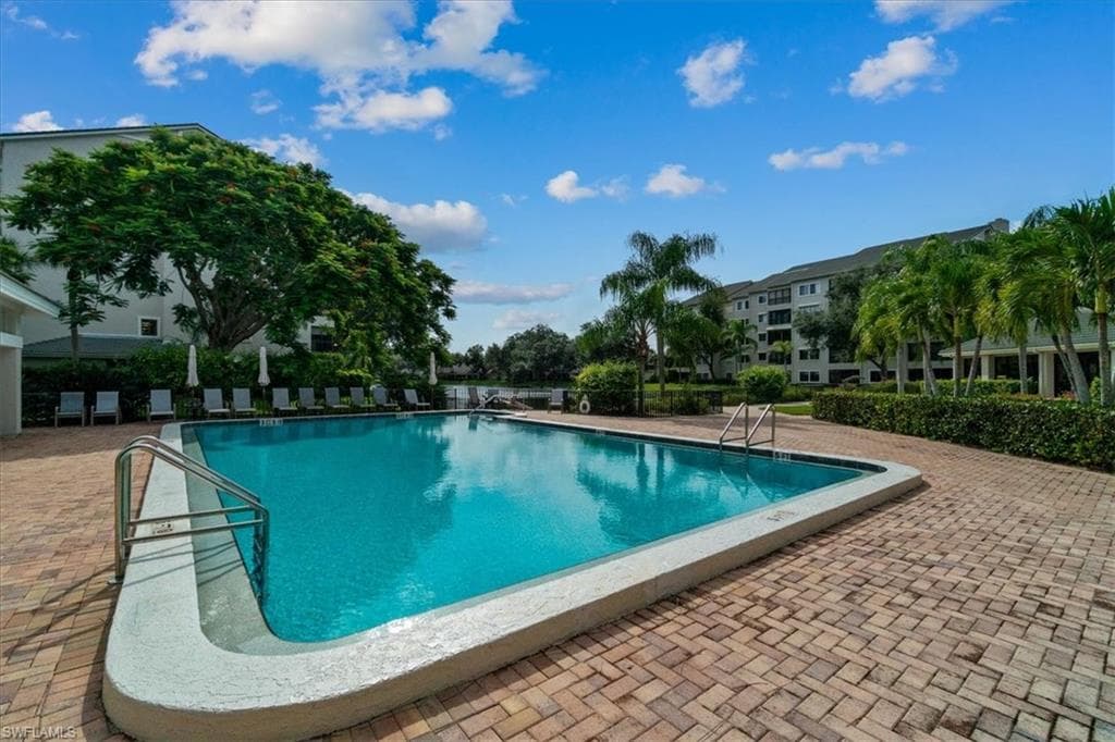 900 Arbor Lake DR # 307, NAPLES FL 34110-23