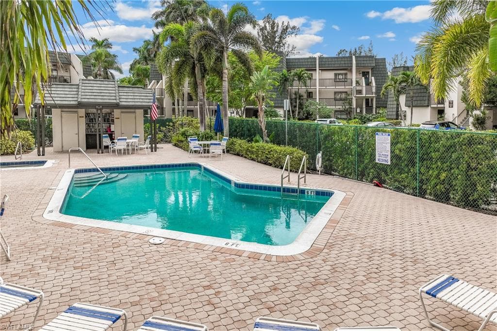 1562 Oyster Catcher PT # 1562A, NAPLES FL 34105-21