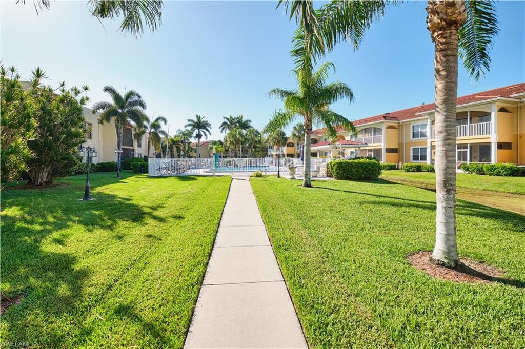 12481 McGregor BLVD # 17, FORT MYERS FL 33919-25
