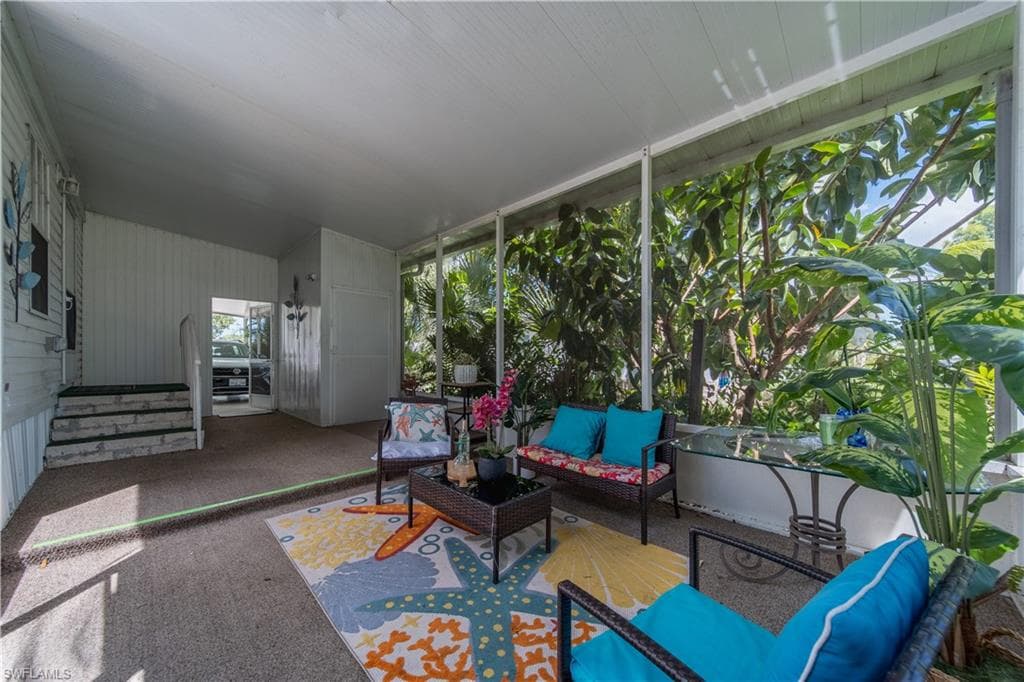 433 Riviera BLVD W, NAPLES FL 34112-26