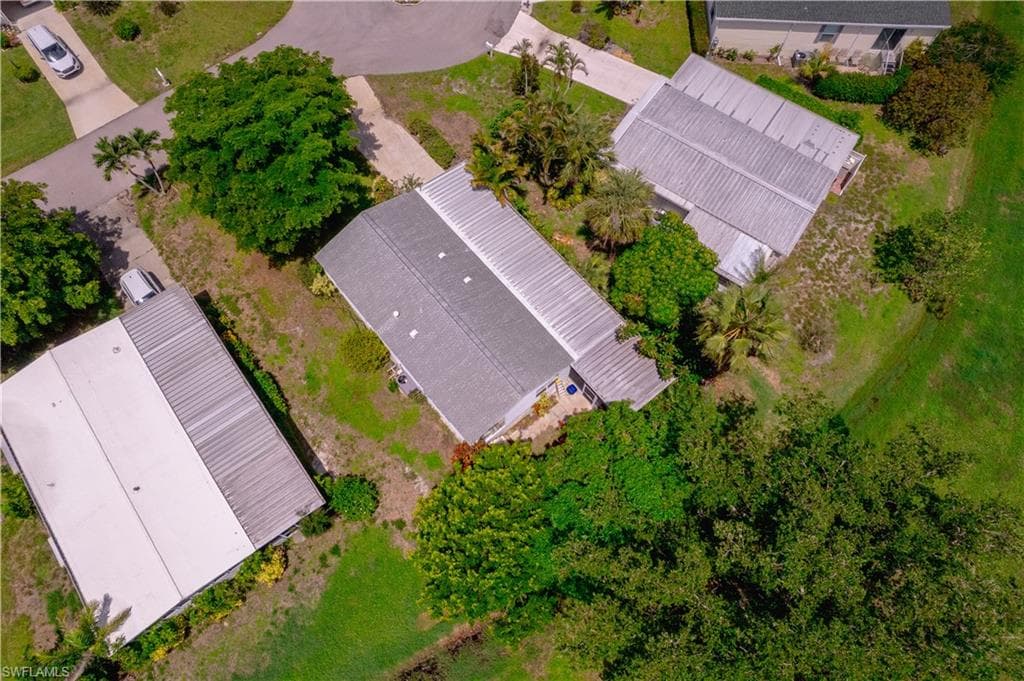 433 Riviera BLVD W, NAPLES FL 34112-25