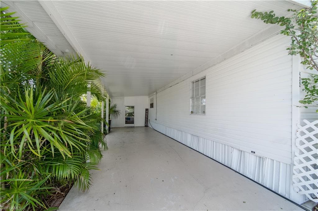 433 Riviera BLVD W, NAPLES FL 34112-23