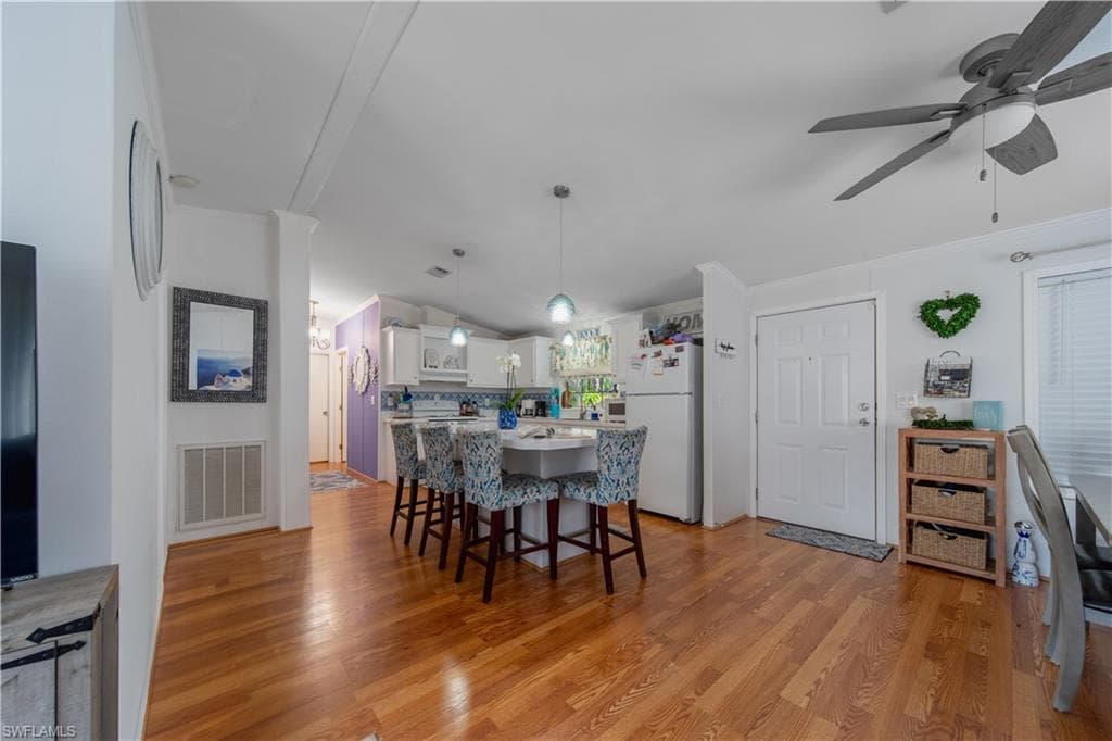 433 Riviera BLVD W, NAPLES FL 34112-9