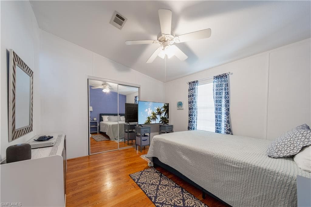 433 Riviera BLVD W, NAPLES FL 34112-17