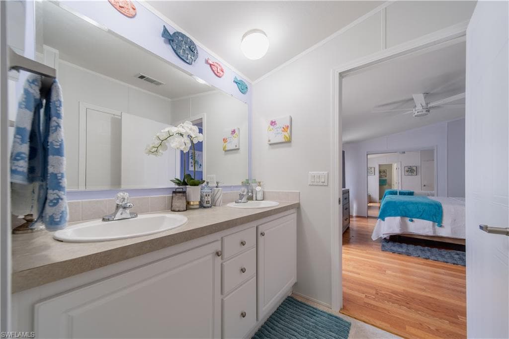 433 Riviera BLVD W, NAPLES FL 34112-14