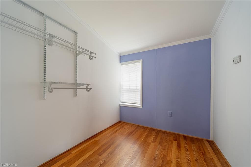 433 Riviera BLVD W, NAPLES FL 34112-20