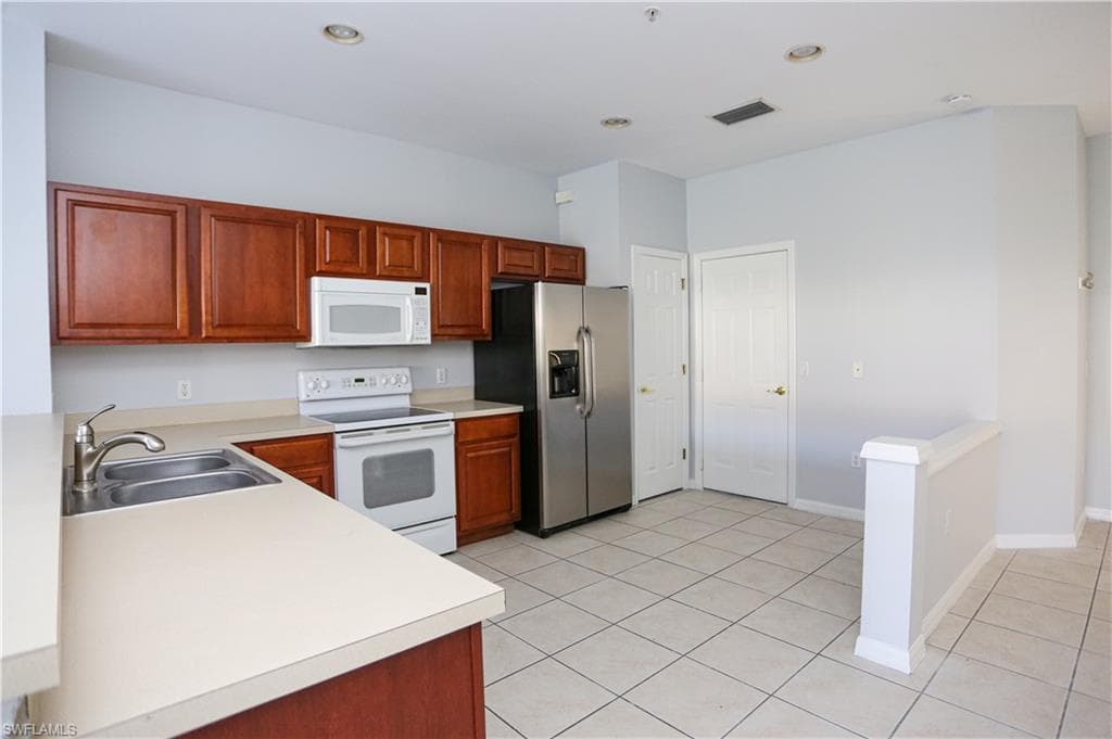 937 Hampton CIR, NAPLES FL 34105-12