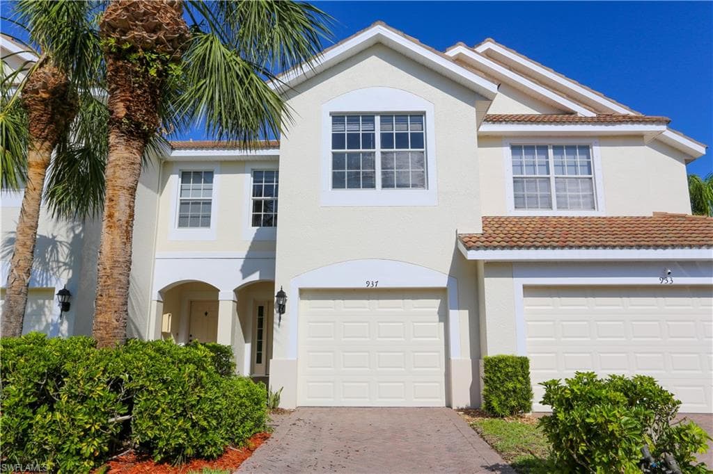 937 Hampton CIR, NAPLES FL 34105-49