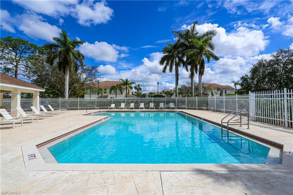 937 Hampton CIR, NAPLES FL 34105-30