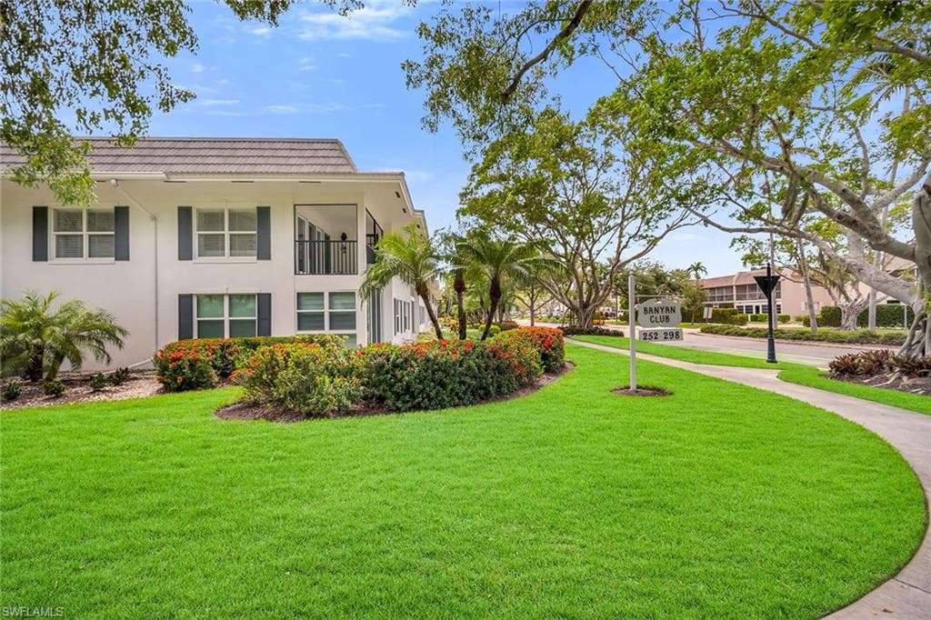 290 Banyan BLVD # 290, NAPLES FL 34102-1